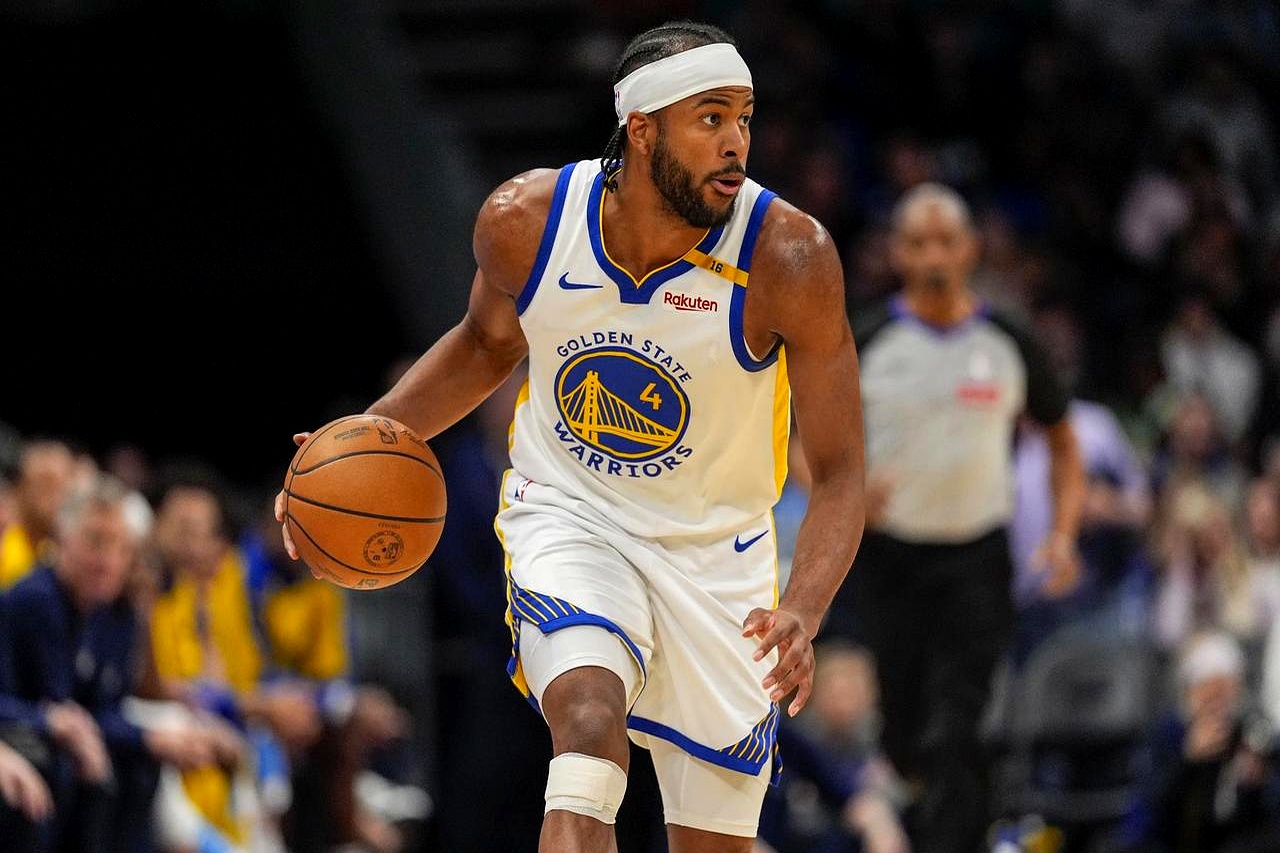 阿森纳观众热烈欢呼！，Uzi迎来二十赛季出色发挥赛场气氛高涨(uzi评价卡尔)