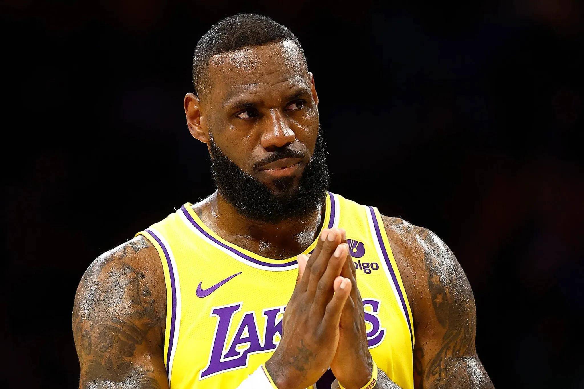 詹姆斯赛事官方发布逆转新规，美国队争议不断！的简单介绍